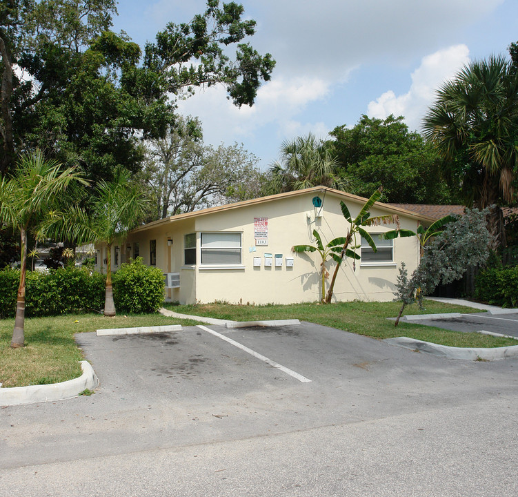 1103-1105 SW 15th Ter in Fort Lauderdale, FL - Building Photo