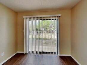 11011 Victors Hl in San Antonio, TX - Building Photo - Building Photo