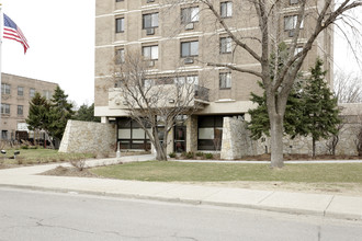 Franklin Towers in Minneapolis, MN - Building Photo - Building Photo