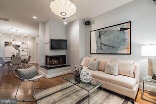 2302 17th St NW in Washington, DC - Building Photo