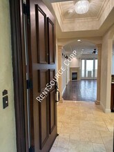 12044 Hoffman St in Los Angeles, CA - Foto de edificio - Building Photo