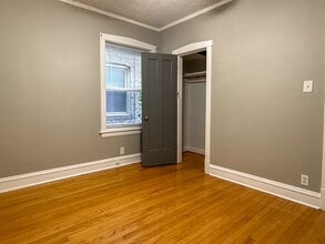 6327 N Oakley Ave in Chicago, IL - Building Photo - Building Photo