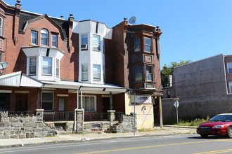 Oakdale Street Apartments in Philadelphia, PA - Foto de edificio - Building Photo