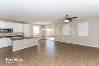 6455 Haypress Ct in Las Vegas, NV - Foto de edificio - Building Photo