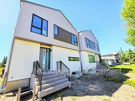 8313-8376 76 Ave NW in Edmonton, AB - Building Photo