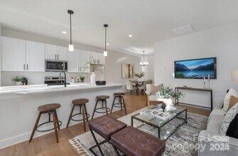 4428 Glenwood Dr in Charlotte, NC - Building Photo - Building Photo