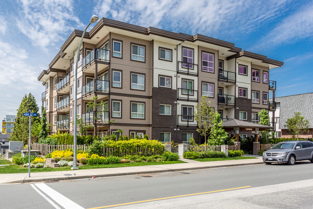 Kenbar Apartments in New Westminster, BC - Building Photo