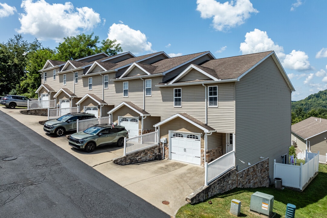 Graycliff Luxury Townhomes in Morgantown, WV - Foto de edificio