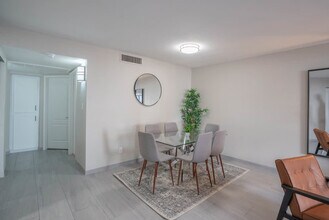 8550 E McDowell Rd in Scottsdale, AZ - Building Photo - Building Photo