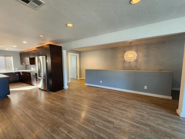 549 Chetco Ave in Brookings, OR - Building Photo - Building Photo