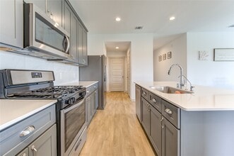 403 Rain Water Ln in Mont Belvieu, TX - Building Photo - Building Photo