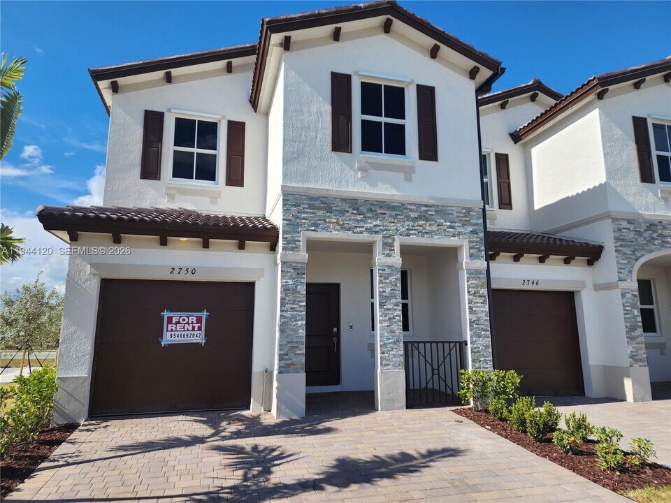 2750 SE 24th Terrace in Homestead, FL - Building Photo