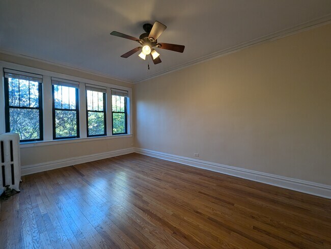 2175 W Giddings St, Unit 1 in Chicago, IL - Foto de edificio - Building Photo