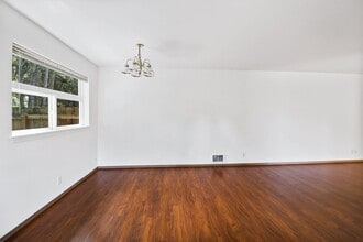 760 NW Paragon Pl in Oak Harbor, WA - Building Photo - Building Photo