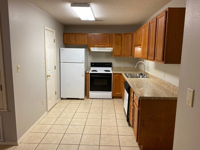 403 Valley Dr in Russellville, AR - Building Photo - Building Photo