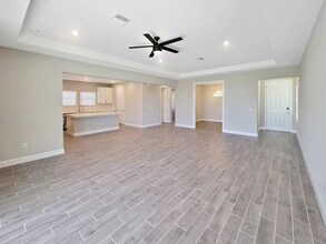 11019 Devonbridge Dr in Palmetto, FL - Building Photo - Building Photo