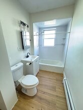 87 Shawmut St, Unit 2 in Fall River, MA - Foto de edificio - Building Photo