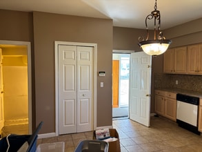 53 Clemence St in Cranston, RI - Building Photo - Building Photo