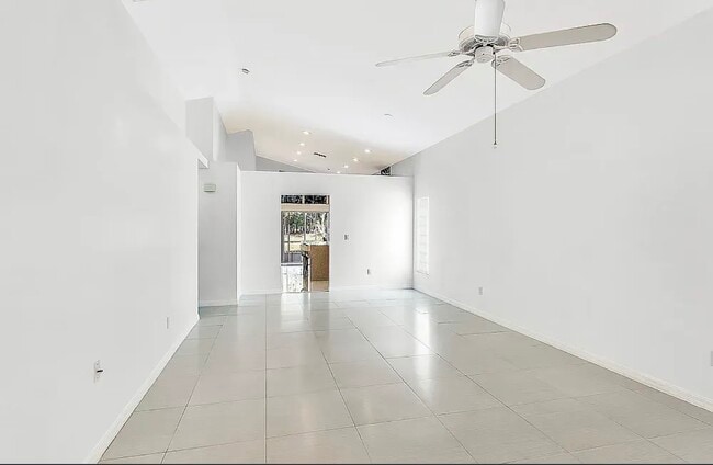 property at 13625 Admiral Ct