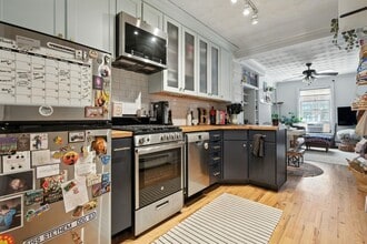 204 Willow Ave in Hoboken, NJ - Building Photo - Building Photo