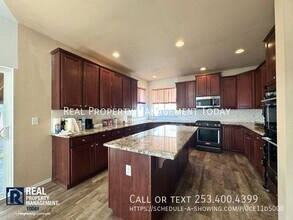 4788 Okanogan Dr SE in Port Orchard, WA - Building Photo - Building Photo