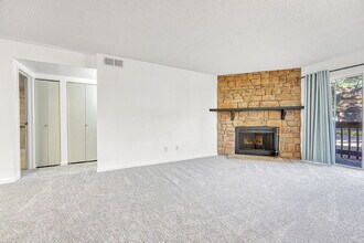 1758 S Pitkin Cir in Aurora, CO - Building Photo - Building Photo