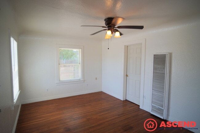512 Woodrow Ave in Bakersfield, CA - Building Photo - Building Photo