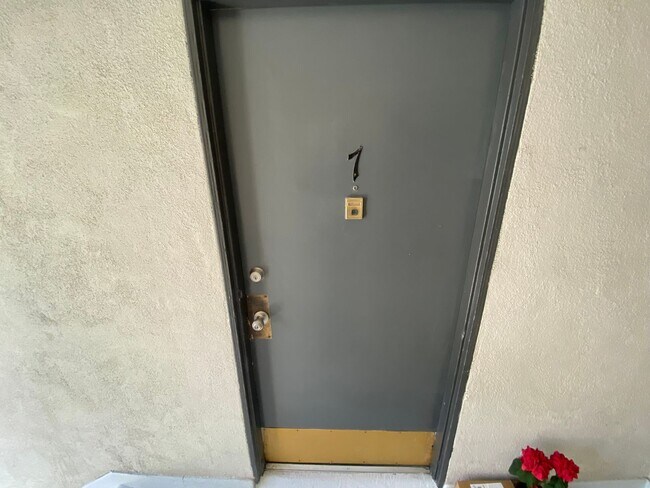 3317 Keystone Av, Unit 7 in Los Angeles, CA - Foto de edificio - Building Photo