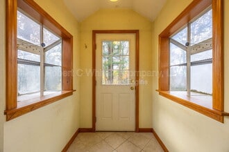 70 Snipsic Lake Rd in Ellington, CT - Building Photo - Building Photo