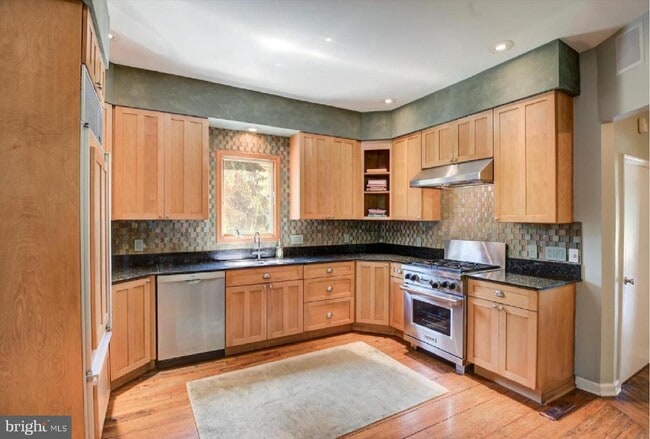 property at 105 Franklin Rd