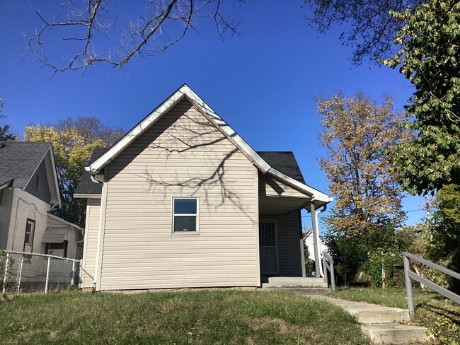 property at 1330 W Roache St