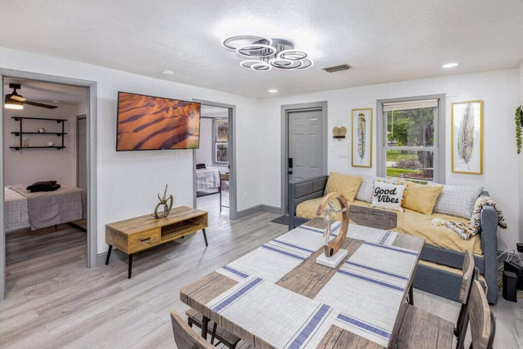 7500 E Colonial Dr in Orlando, FL - Building Photo