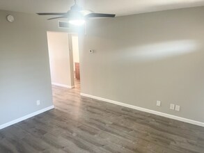 3221 N 36th St-Unit -11 in Phoenix, AZ - Building Photo - Building Photo