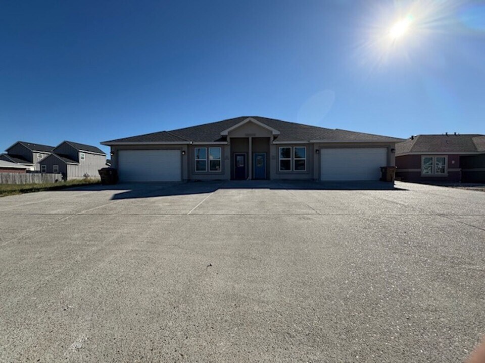 15602 Cruiser St in Corpus Christi, TX - Building Photo