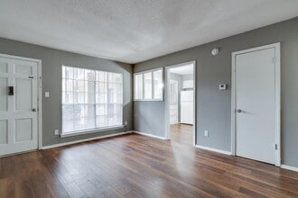 3646 Spottswood Ave in Memphis, TN - Foto de edificio - Building Photo