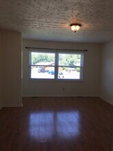 18 White Cir in Winchester, KY - Foto de edificio - Building Photo