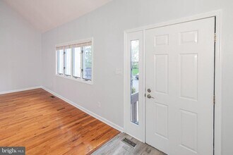 7 Exeter Ct in Princeton, NJ - Building Photo - Building Photo