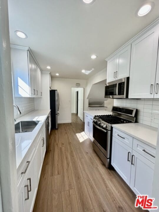 12520 Stanwood Pl in Los Angeles, CA - Building Photo - Building Photo