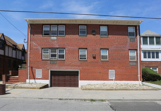 59 Roosevelt Blvd in Long Beach, NY - Building Photo - Building Photo