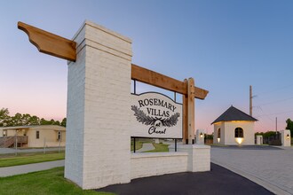 Rosemary Villas at Chenal in Little Rock, AR - Building Photo - Interior Photo