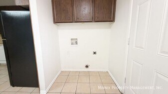 7306 Avenue W, Unit A in Lubbock, TX - Building Photo
