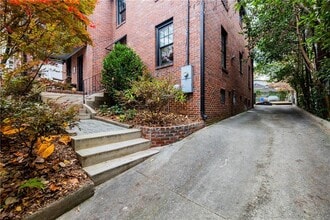 360 8th St NE in Atlanta, GA - Foto de edificio - Building Photo