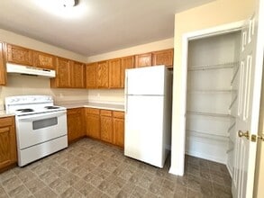 721 W Martin St in Martinsburg, WV - Building Photo - Building Photo