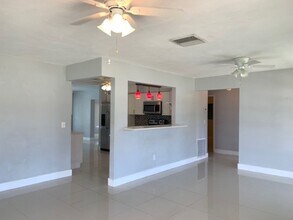 531 NW 38th St in Oakland Park, FL - Building Photo - Building Photo