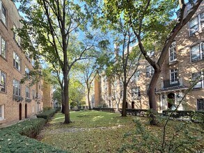 6230 N Broadway St, Unit S in Chicago, IL - Building Photo - Building Photo