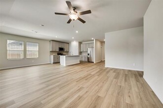 2729 Nene St in Fort Worth, TX - Foto de edificio - Building Photo
