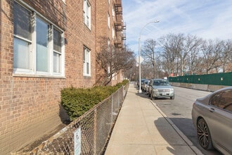 180 Van Cortlandt Park S in Bronx, NY - Building Photo - Building Photo