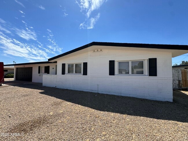 1718 W Oraibi Dr in Phoenix, AZ - Building Photo - Building Photo