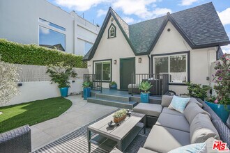 619 Westmount Dr in West Hollywood, CA - Building Photo - Building Photo