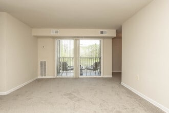 Mallard Court Apartments in Alexandria, VA - Building Photo - Interior Photo